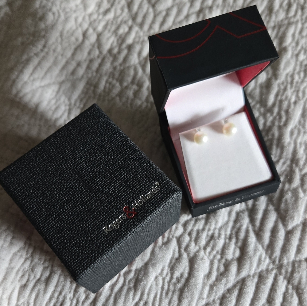 Elegant Pearl Stud Earrings